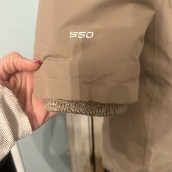 The North Face women’s Arcric Parka -Large in ANTELOPE TAN- excellent condition - Picture 8 of 11